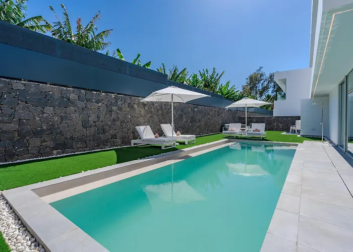 Deluxe 1&2 - Casangular By Upper *